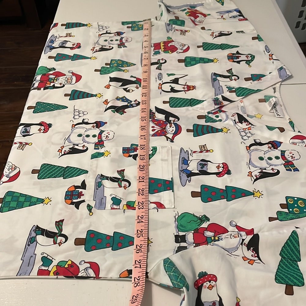 Angelica Christmas Scrub Top Extra Large - Picture 3 of 11